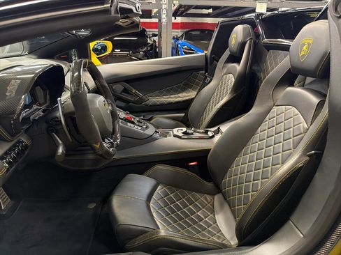 Used 2018 Lamborghini Aventador S AWD/4WD image 16