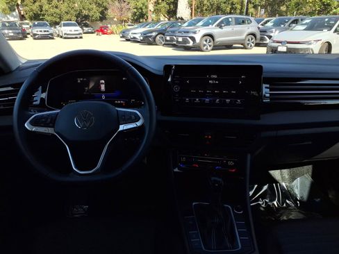 Certified 2025 Volkswagen Jetta S image 22