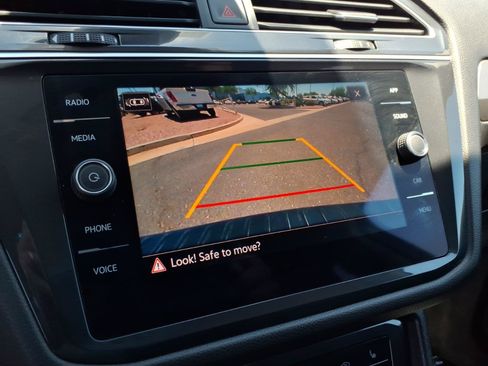 Certified 2024 Volkswagen Tiguan SE AWD/4WD image 29