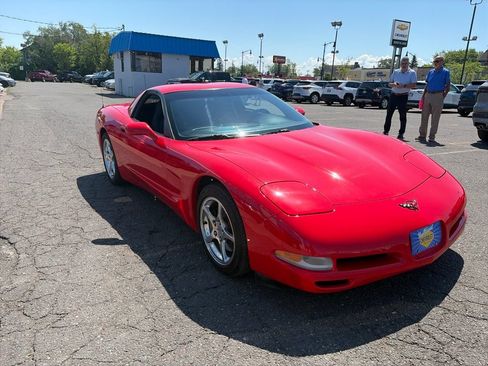 Used 1999 Chevrolet Corvette Coupe RWD image 3