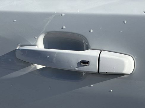 Used 2023 GMC Acadia SLT image 33