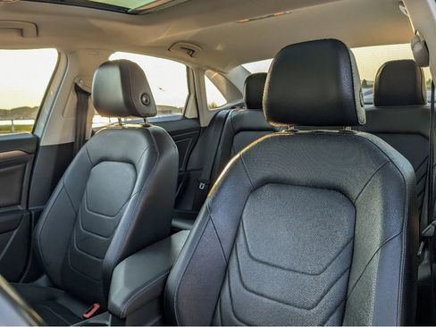 Used 2019 Volkswagen Jetta R-Line FWD image 16