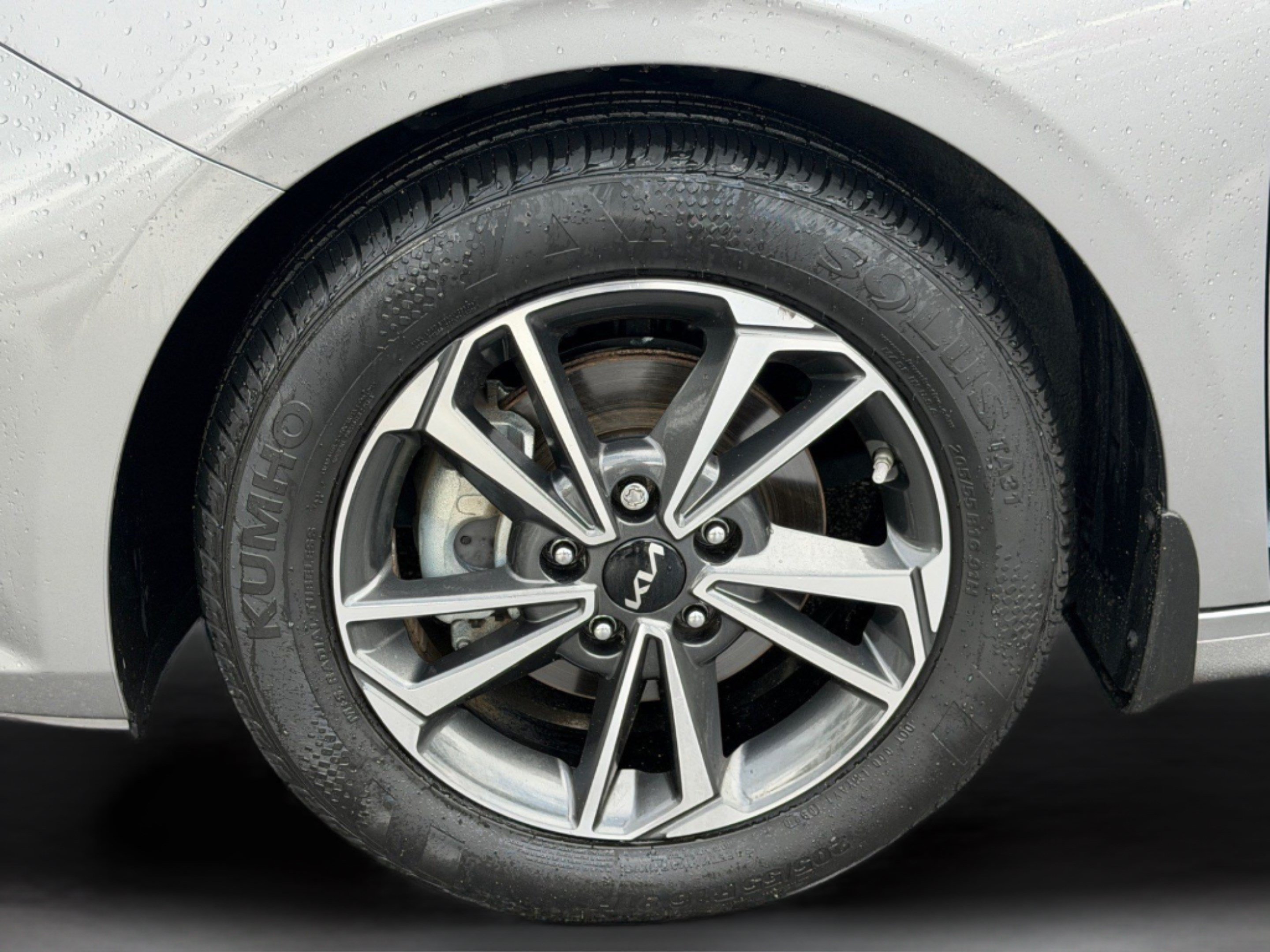 Used 2024 Kia Forte LXS FWD image 17