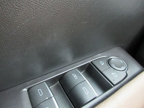 Used 2024 GMC Canyon Denali AWD/4WD image 30