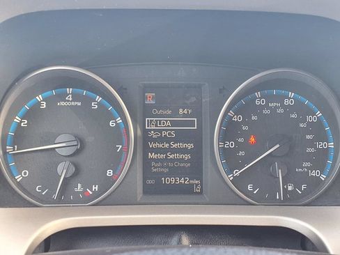 Used 2017 Toyota RAV4 XLE FWD image 12