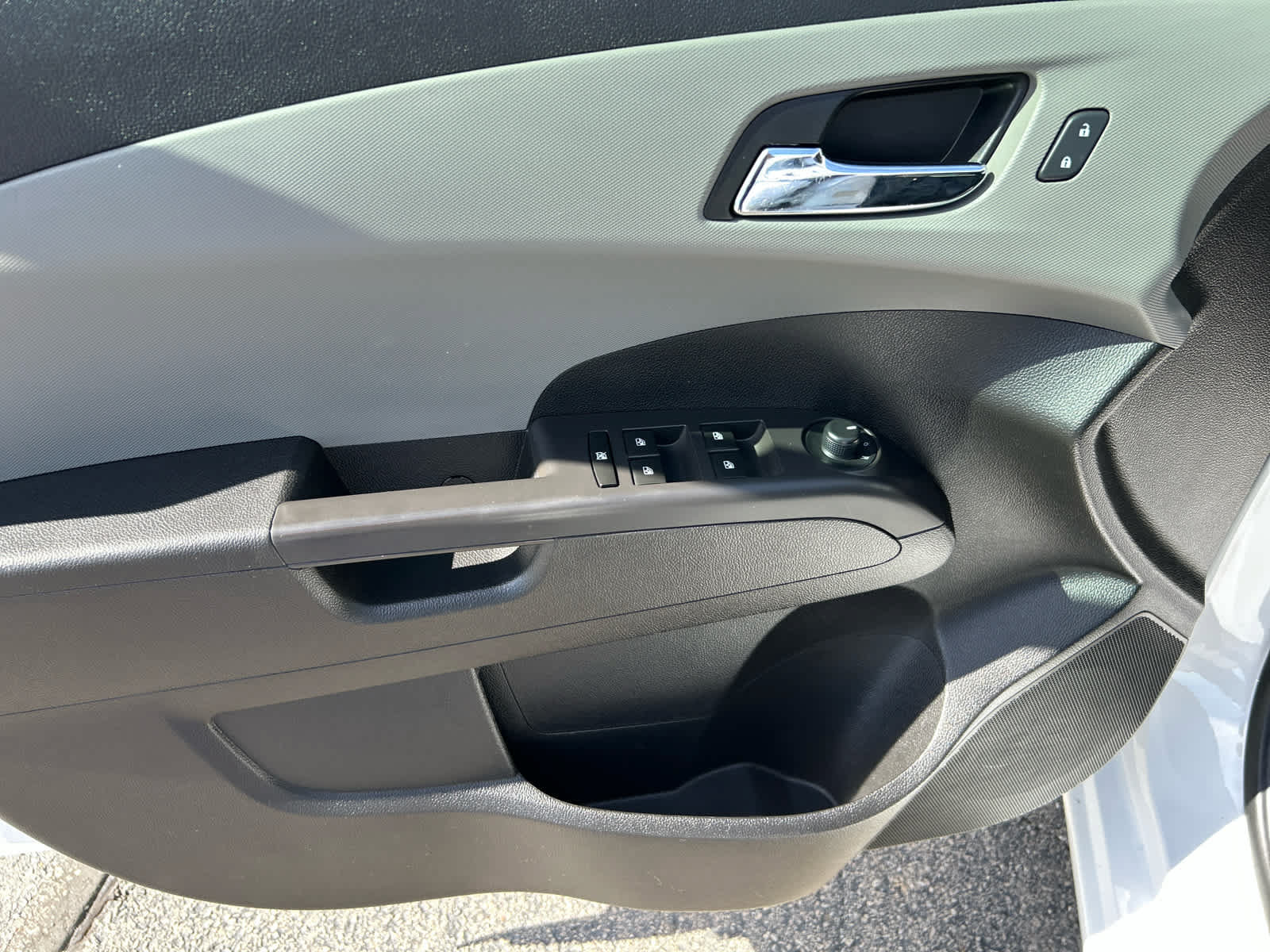Used 2014 Chevrolet Sonic LTZ FWD image 10