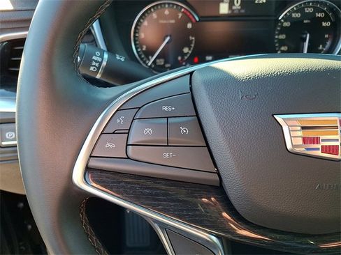 Used 2025 Cadillac XT5 Premium Luxury image 19