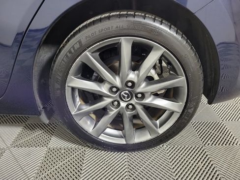 Used 2018 MAZDA MAZDA3 Grand Touring w/ Premium Equipment Package FWD image 10