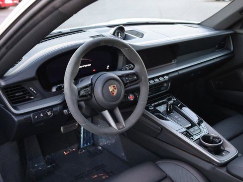 Used 2025 Porsche 911 Carrera image 24