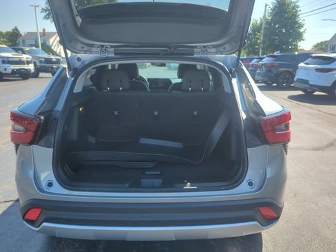 Certified 2024 Chevrolet Trax LT w/ LT Convenience Package FWD image 17