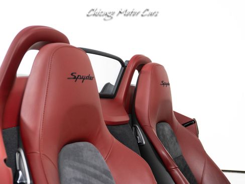 Used 2016 Porsche Boxster Spyder image 40