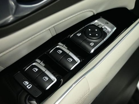 Used 2022 Kia Sorento SX Prestige w/ Panoramic Sunroof Package AWD/4WD image 57