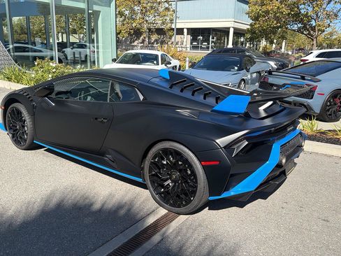 Used 2024 Lamborghini Huracan STO RWD image 9