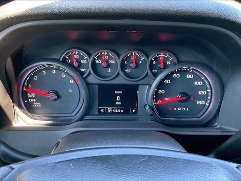 Used 2022 Chevrolet Silverado 1500 Custom Trail Boss AWD/4WD image 25