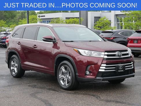 Used 2019 Toyota Highlander Limited Platinum AWD/4WD image 1