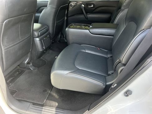 Used 2024 INFINITI QX80 Luxe image 28