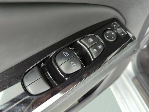 Used 2025 Nissan Altima 2.5 SR FWD image 21