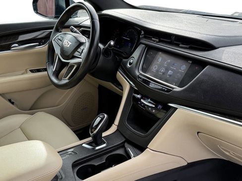 Used 2017 Cadillac XT5 Base 4dr SUV image 15