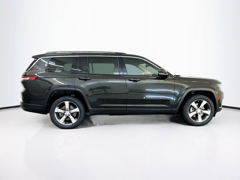 Used 2022 Jeep Grand Cherokee L Limited image 10