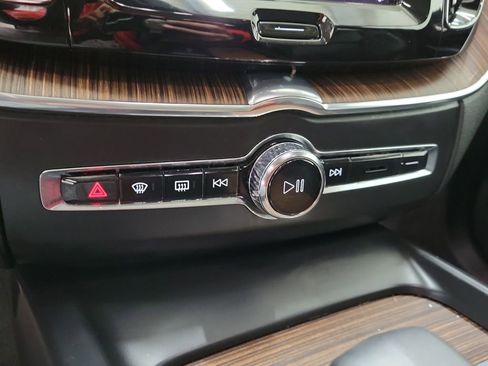 Certified 2023 Volvo XC60 B5 Plus w/ Climate Package image 30