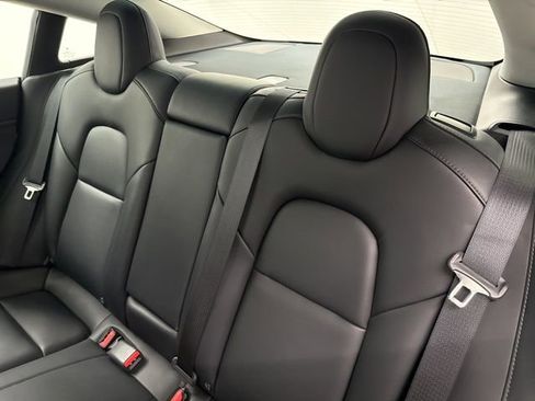 Used 2021 Tesla Model 3 Standard Range Plus image 18