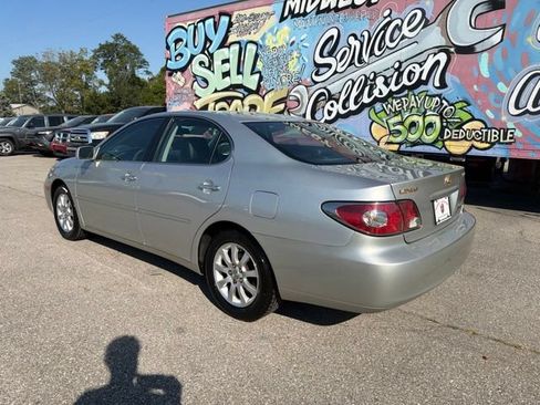 Used 2002 Lexus ES 330 w/ Premium Pkg FWD image 4