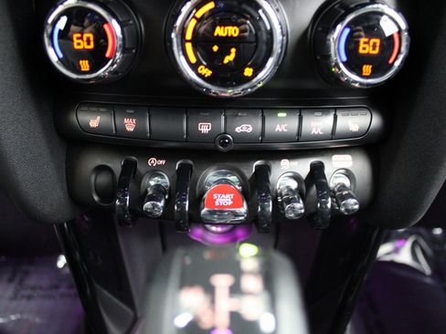 Used 2019 MINI Cooper S image 30