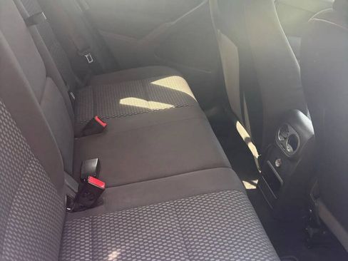 Used 2011 Volkswagen Tiguan S FWD image 3