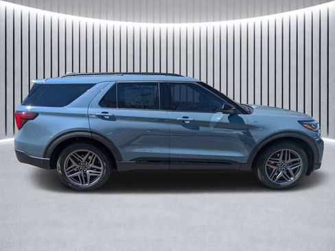 New 2026 Ford Explorer ST-Line image 2