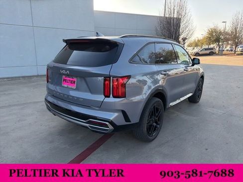 Certified 2022 Kia Sorento SX image 12