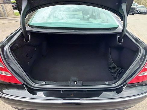 Used 2005 Mercedes-Benz E 320 Sedan image 12