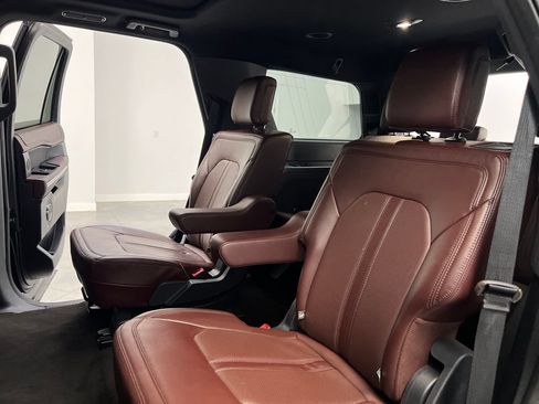 Used 2023 Ford Expedition Limited AWD/4WD image 16