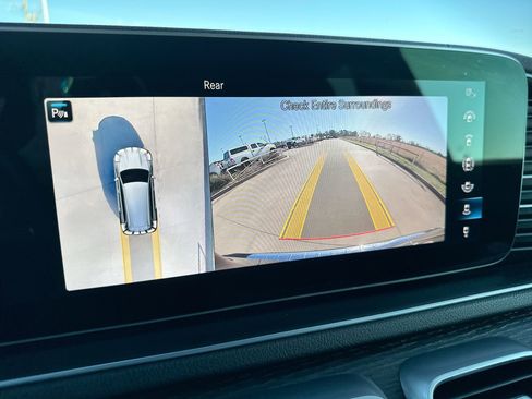 Used 2023 Mercedes-Benz GLS 450 4MATIC image 14