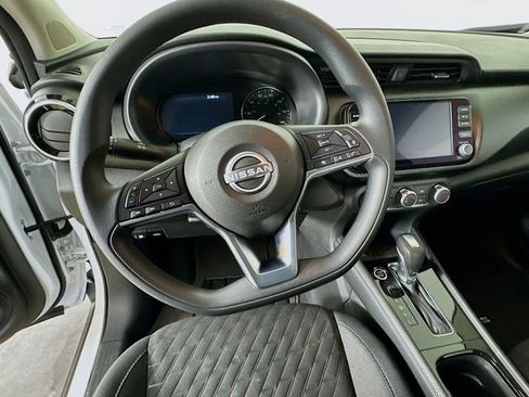 Used 2024 Nissan Kicks SV image 15