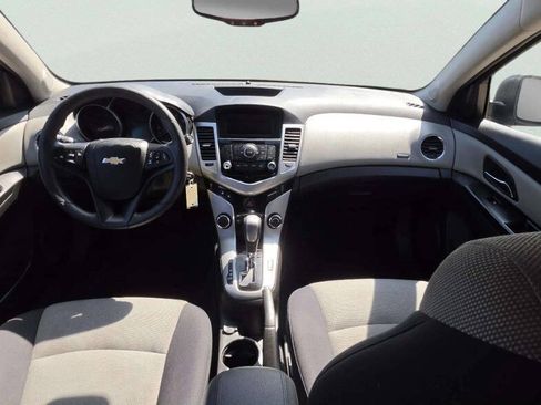 Used 2013 Chevrolet Cruze LS FWD image 7