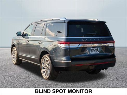 Used 2024 Lincoln Navigator Reserve image 3