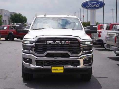 Used 2025 RAM 2500 Big Horn AWD/4WD image 3
