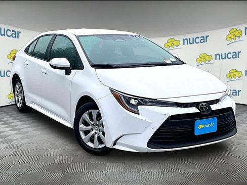 Used 2024 Toyota Corolla LE FWD image 1