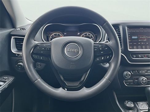 Used 2023 Jeep Cherokee Altitude Lux image 17