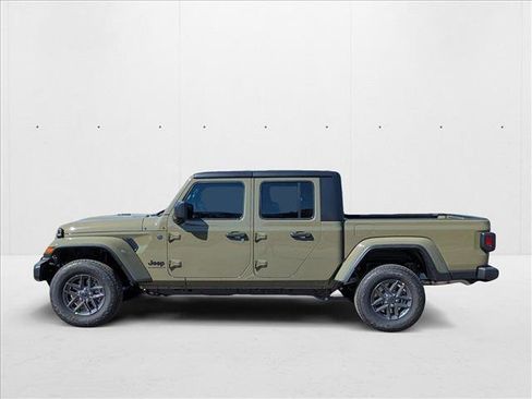 New 2025 Jeep Gladiator Sport image 5