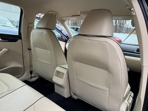 Used 2018 Volkswagen Passat 2.0T R-Line image 48