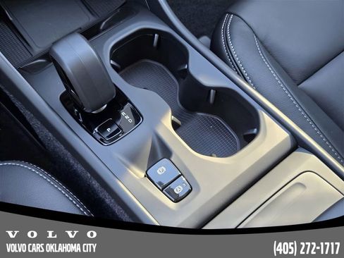 Used 2025 Volvo XC40 B5 Core w/ Protection Package Premier image 15
