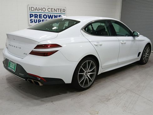Used 2023 Genesis G70 2.0T image 8