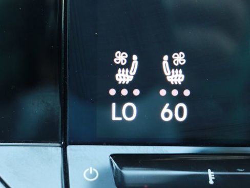 Used 2024 Volkswagen Atlas Cross Sport SE image 15