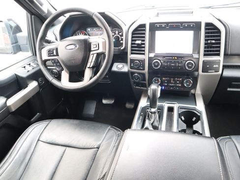 Used 2020 Ford F150 Lariat image 27