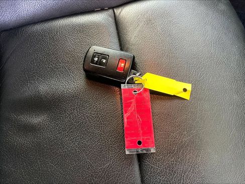 Used 2022 Toyota Tacoma TRD Off-Road image 14