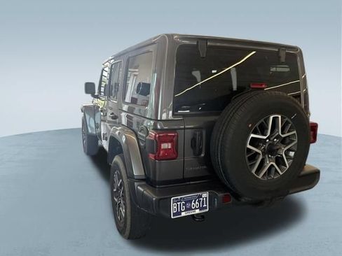 Used 2025 Jeep Wrangler Unlimited Sahara AWD/4WD image 6