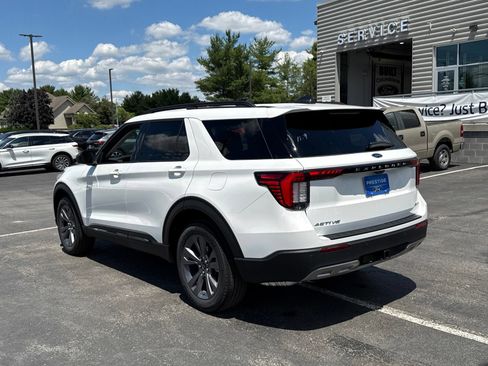New 2026 Ford Explorer Active AWD/4WD image 4