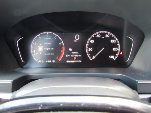 Used 2025 Honda Pilot Touring image 19