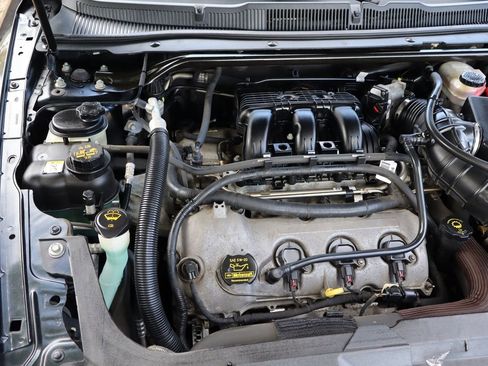 Used 2010 Ford Taurus Limited image 37